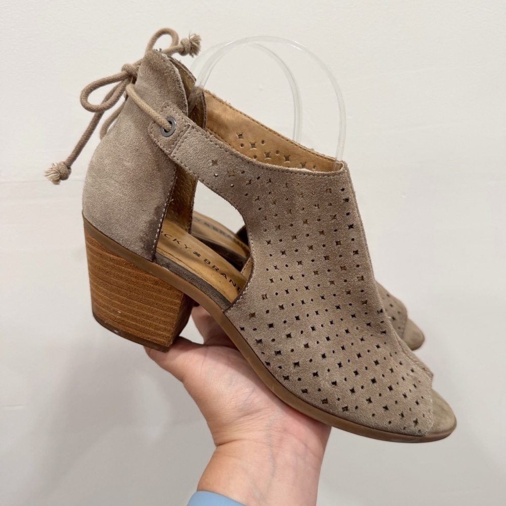 Lucky Brand Bracy Leather Perforated Sandal Lace-Up Back Open Toe Size 8.5
